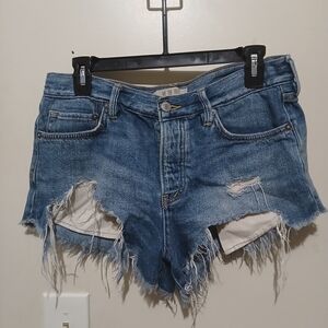 We The Free Blue Distressed Jean Shorts wonan size 26